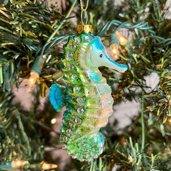 December Diamonds Seahorse Ornament New with Tag - Picture 2 of 3